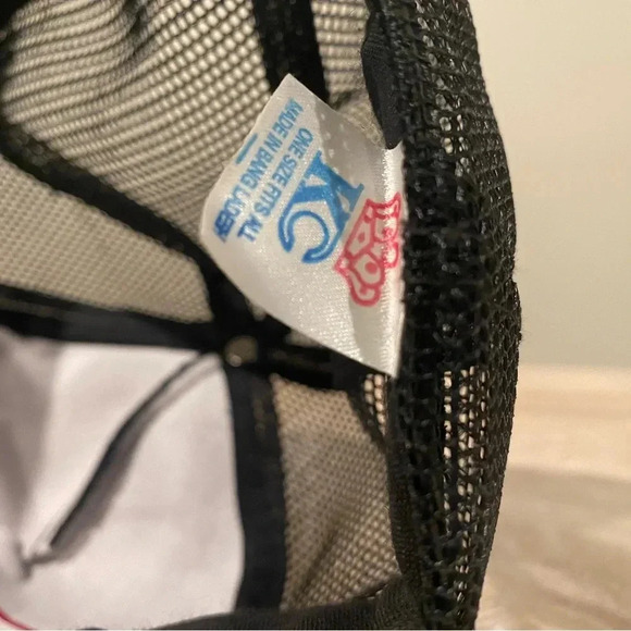 Vintage Belger Cartage Service Inc black hat.embroidered Wichita KSMesh backing. - Picture 5 of 5